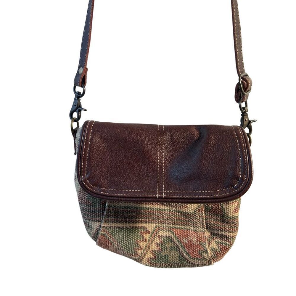 Myra bag south western crossbody shoulder purse snap zippers 11"x9"